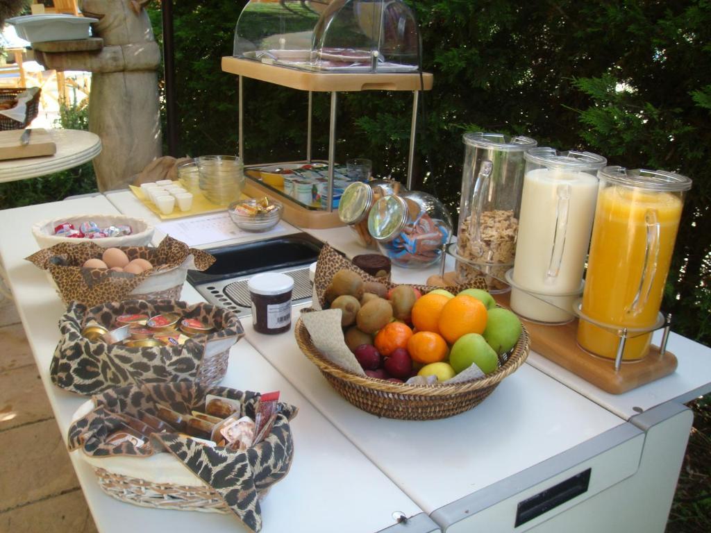 Bed and Breakfast Le Mas Shabanou Roquefort Les Pins Exteriér fotografie