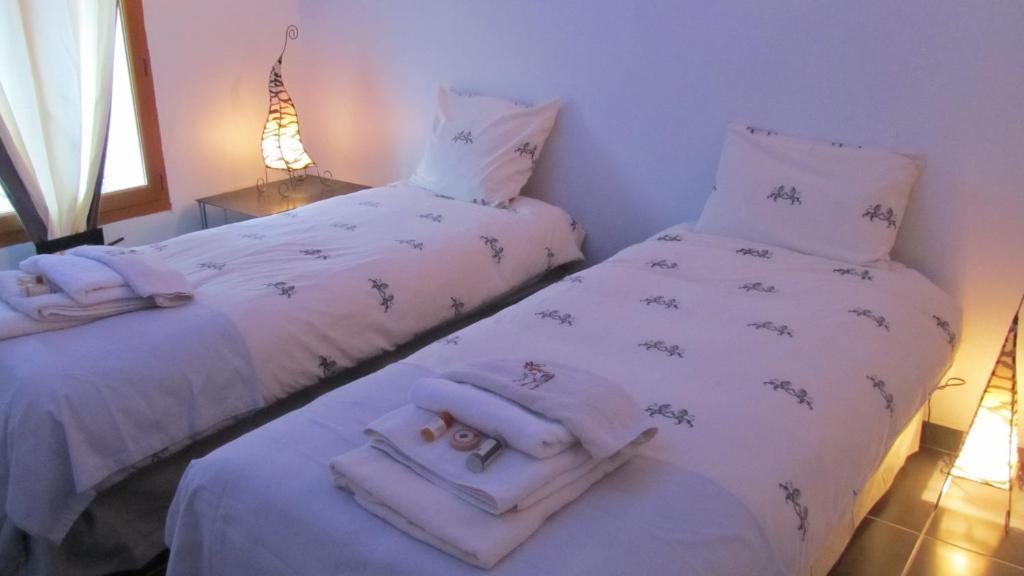 Bed and Breakfast Le Mas Shabanou Roquefort Les Pins Pokoj fotografie