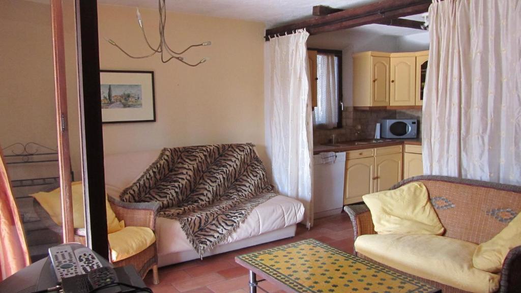 Bed and Breakfast Le Mas Shabanou Roquefort Les Pins Pokoj fotografie