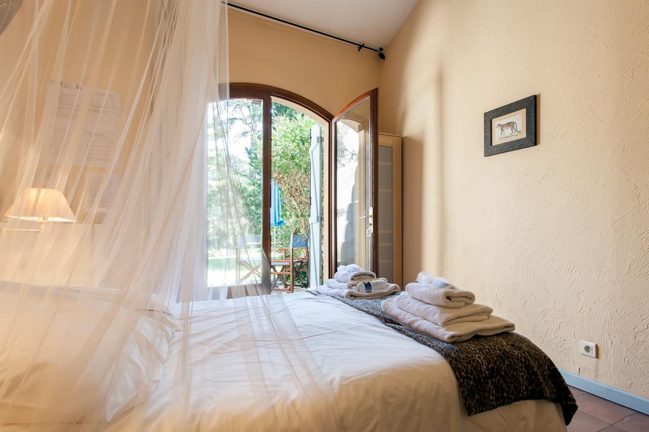 Bed and Breakfast Le Mas Shabanou Roquefort Les Pins Exteriér fotografie