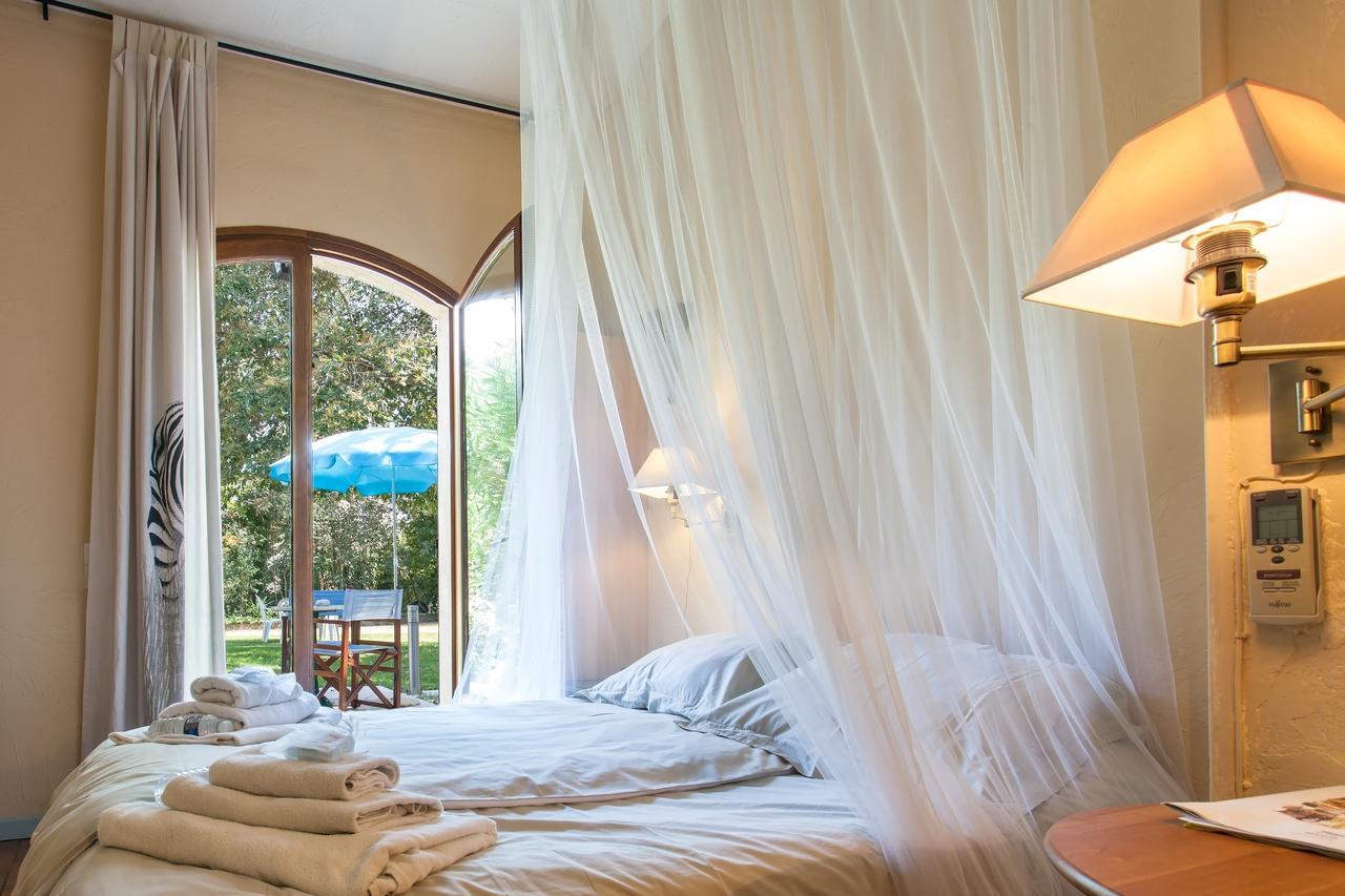 Bed and Breakfast Le Mas Shabanou Roquefort Les Pins Exteriér fotografie