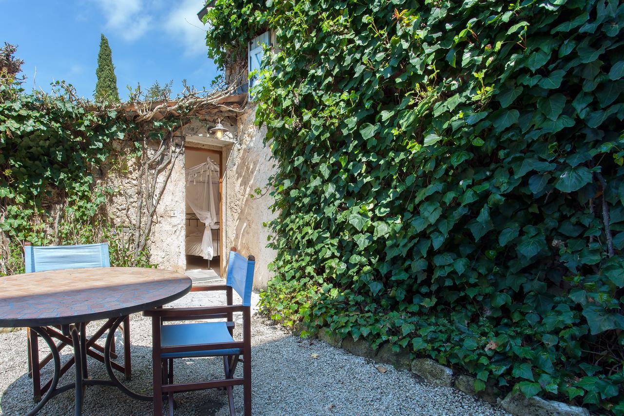 Bed and Breakfast Le Mas Shabanou Roquefort Les Pins Exteriér fotografie