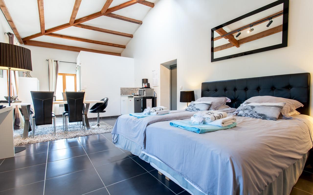 Bed and Breakfast Le Mas Shabanou Roquefort Les Pins Exteriér fotografie