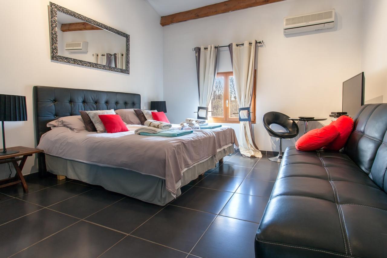 Bed and Breakfast Le Mas Shabanou Roquefort Les Pins Exteriér fotografie