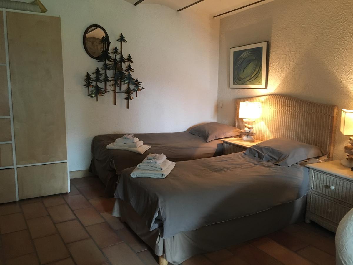 Bed and Breakfast Le Mas Shabanou Roquefort Les Pins Exteriér fotografie