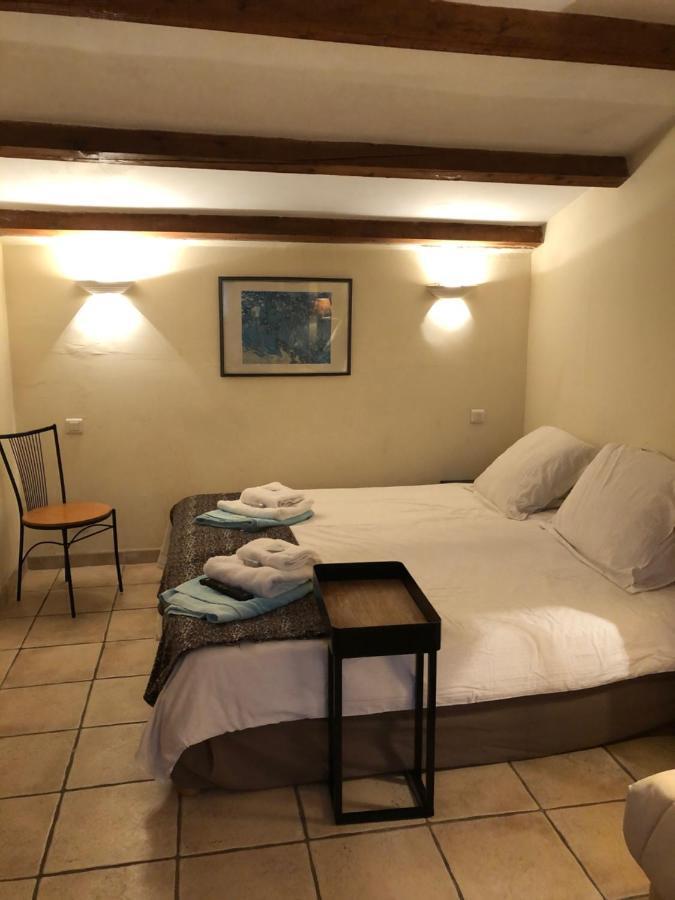 Bed and Breakfast Le Mas Shabanou Roquefort Les Pins Exteriér fotografie