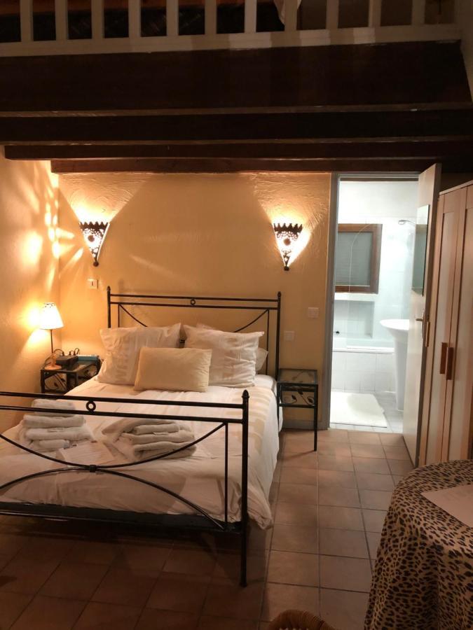 Bed and Breakfast Le Mas Shabanou Roquefort Les Pins Exteriér fotografie
